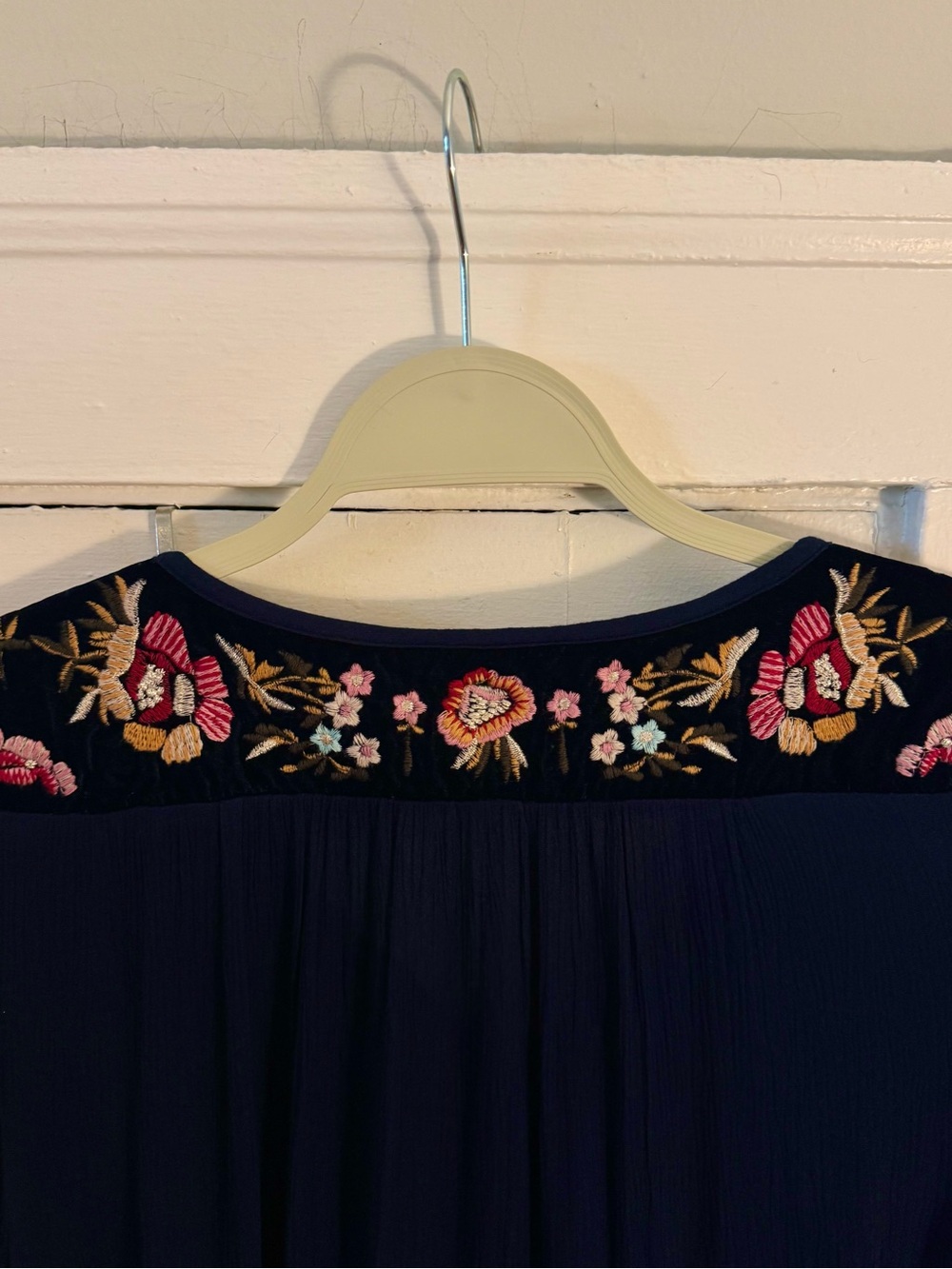 Floral Embroidered Navy Blouse - Picture 5 of 6